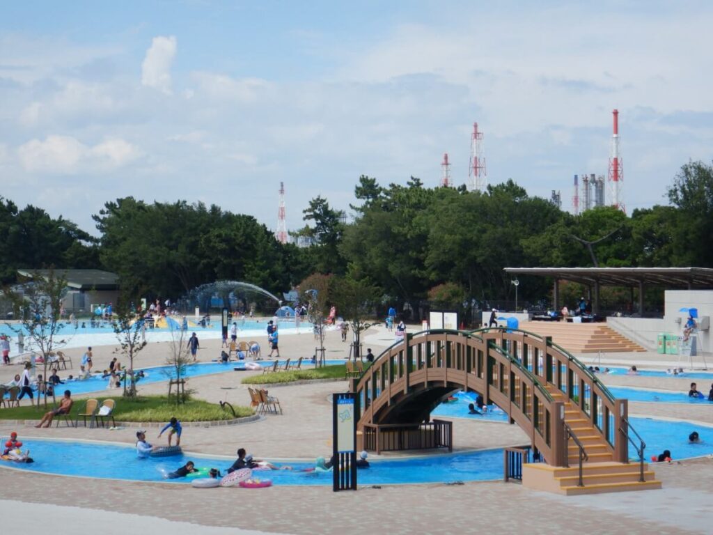Hamadera Park Swimming Pool in Osaka